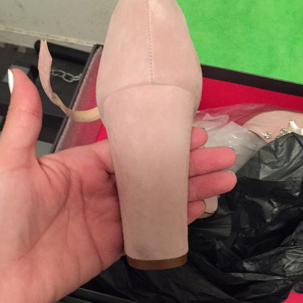 Heels - Picture 3 of 5
